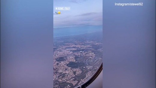 La Roma atterra a Fiumicino, le "lacrime" di El Shaarawy