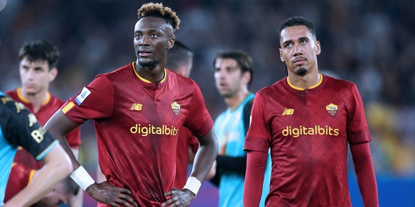 Contratto e riscatto, Smalling e Abraham pensano alla Roma