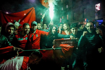 Marocco ai quarti di finale: la grande festa dei tifosi nelle città italiane