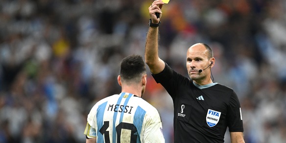 Perché Messi ce l'ha così tanto con l'arbitro Lahoz? Spunta un precedente