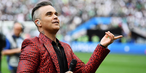 Robbie Williams e il flop dell’Inghilterra: ha cantato la canzone sbagliata