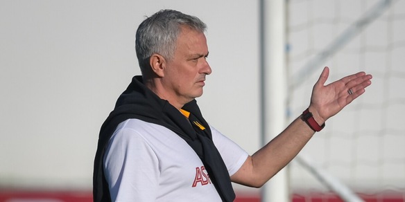 Roma troppo distratta, Mourinho alza la voce: cosa è successo ad Albufeira