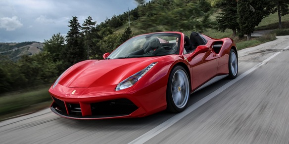 Maxi sequestro al confine svizzero: confiscata una Ferrari da 250mila euro Maxi sequestro al confine svizzero: confiscata una Ferrari da 250mila euro