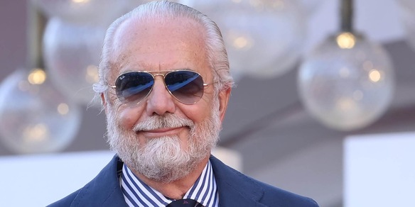 Napoli, gli auguri di De Laurentiis: "Guardiamo al futuro con ottimismo"
