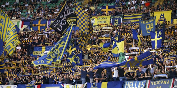 Verona-Atalanta, al Bentegodi uno striscione di un liceo contro la violenza di genere