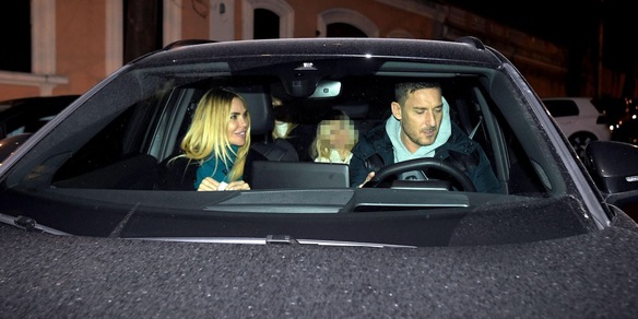 Retroscena Totti e Ilary: ecco la reazione inedita della Blasi all'intervista bomba di un anno fa