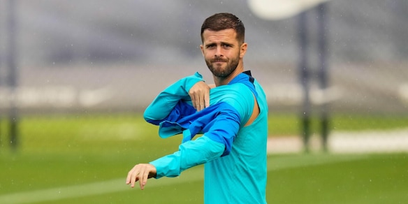 Pjanic: "Totti? Gli auguro di tornare alla Roma. Vi dico la mia sulle critiche ad Allegri"