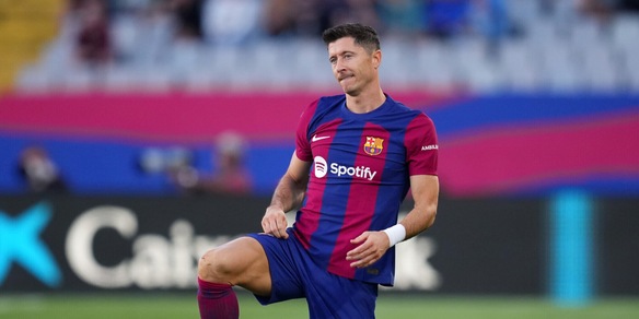 Lewandowski, l’infortunio allarma Xavi: tra poco c’è il Clasico con il Real Madrid