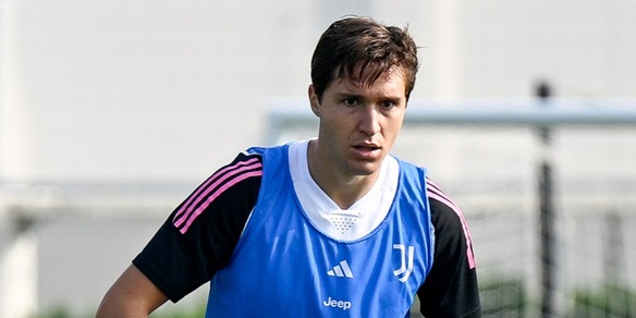 Juve, Chiesa si infortuna in allenamento: le condizioni