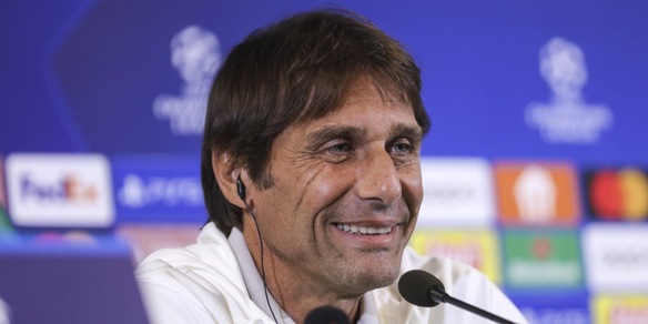 Napoli, i tifosi chiamano Conte: social del tecnico invasi da messaggi