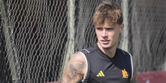 Amicizie imbarazzanti e il calo di rendimento: la vita in saliscendi di Zalewski