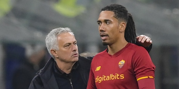 Smalling, la battuta di Mourinho è glaciale: "Torna domenica? Sì, quale?"