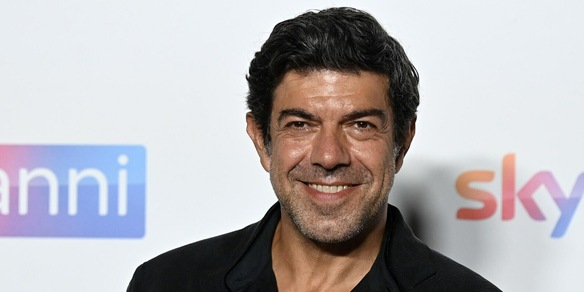 Pierfrancesco Favino: "Ho avuto un'esperienza omosessuale"