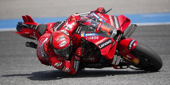 Martin vince in Thailandia e accorcia, Bagnaia è secondo in rimonta