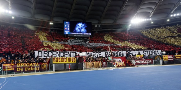 Dazn non mostra la coreografia della Roma, bufera social. Ma c'è una spiegazione