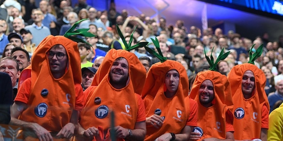 Sinner e i Carota Boys: chi sono e perché sono vestiti così