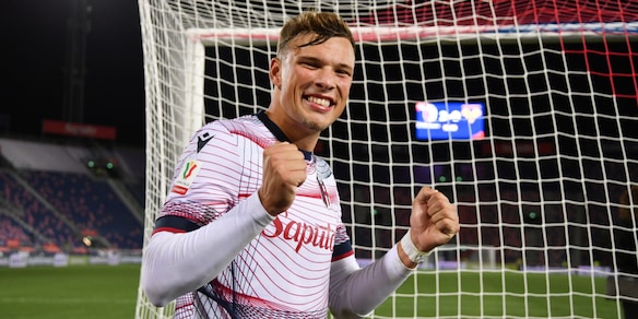 Van Hooijdonk, promessa al Bologna: “Se inizio a segnare, non smetto più”