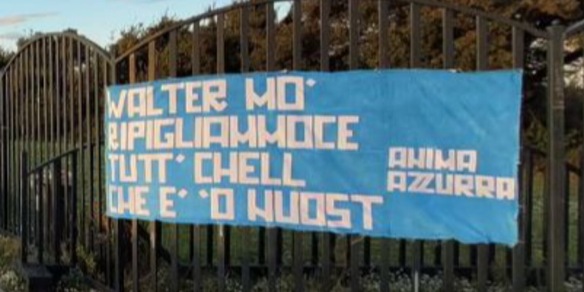 Napoli, striscione dedicato a Mazzarri con la citazione storica di Gomorra