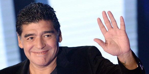 Le ultime ore di Maradona, quel saluto di un bambino: "Hola Diego"