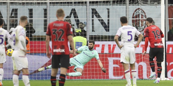 Milan-Fiorentina 1-0, decide un rigore di Hernandez. Esordio per Camarda