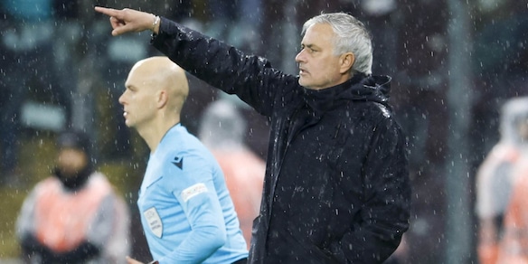 Sfogo Mourinho dopo Servette-Roma: "Alcuni in campo con superficialità"