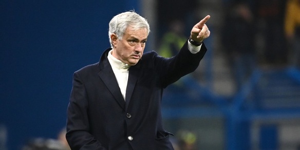 Mourinho show: "Parlo in portoghese perché...". Rivivi la diretta dopo Sassuolo-Roma