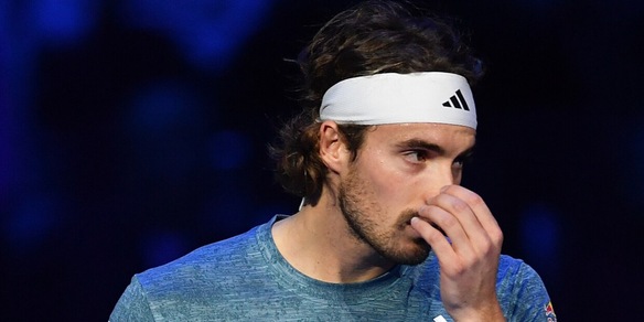 Tsitsipas senza filtri: "Non riuscivo ad alzarmi dal letto". Ecco il motivo