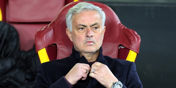 L’influenza colpisce la Roma: le condizioni di Mourinho e cosa succede con il Napoli