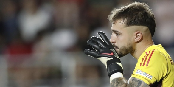 Tenas, grandi parate al posto di Donnarumma