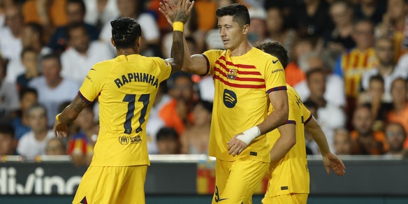 Barcellona, Lewandowski regala i primi 3 punti ad Hansi Flick