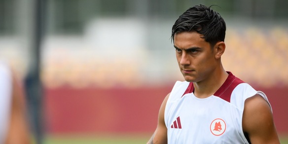 Roma, per Dybala una panchina che scotta