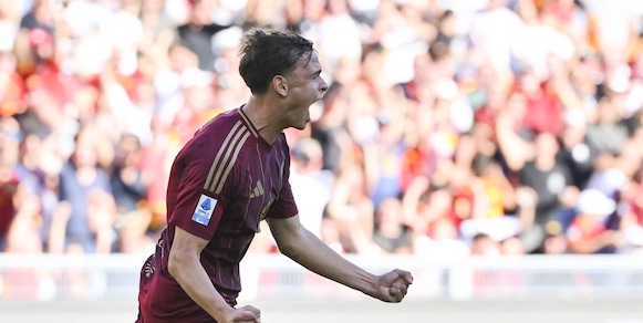 Pisilli, ovazione per il bambino che ha fatto piangere Mourinho e stregato De Rossi