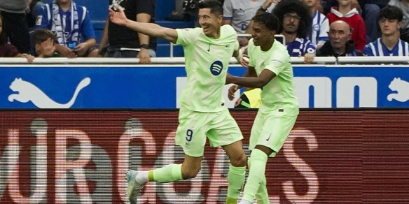 Triplo Lewandowski, il Barcellona si riprende la vetta solitaria
