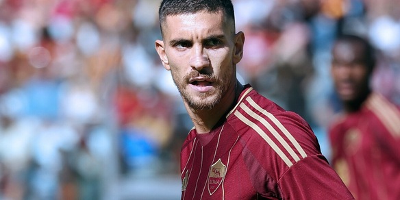 Roma, striscione per Pellegrini: la reazione del capitano sui social