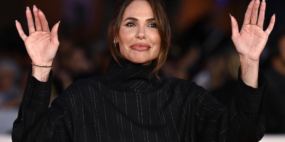 Ilary Blasi torna in tv, "ha detto sì a Mediaset, ecco cosa farà su Canale 5"