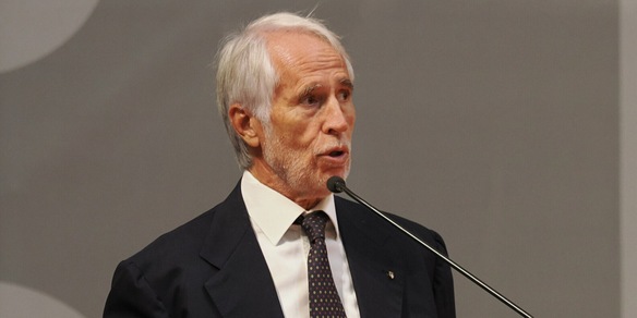 Malagò: "Arbitri? Serve uniformità di giudizio. Si può risolvere in teoria con il Var a chiamata"