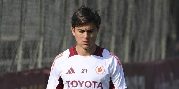 Roma, Dybala punta il Napoli. Febbre per Hummels