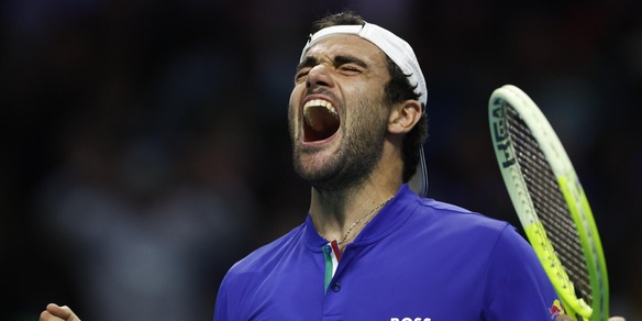 Berrettini, l'urlo liberatorio e l'abbraccio con Volandri: "Siamo una grande squadra"
