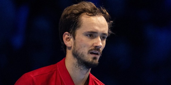 Bertolucci e Panatta durissimi su Medvedev: "Dovrebbe ricoverarsi urgentemente"