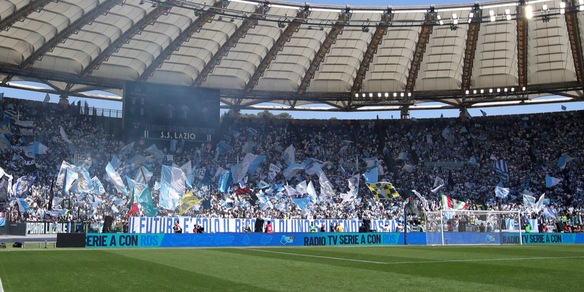 Lazio, i consigli ai tifosi per la trasferta ad Amsterdam: "Non rispondete alle provocazioni"
