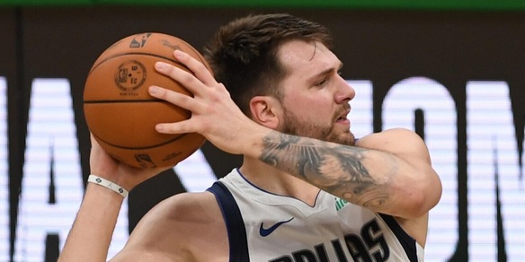 Nba, Doncic show contro Golden State. LeBron torna e trascina i Lakers