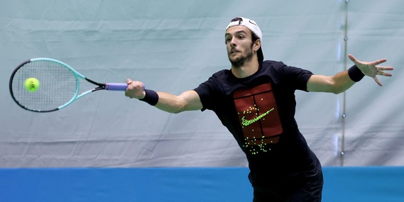 Musetti, subito un problema: slitta l'esordio stagionale. Svelato il motivo