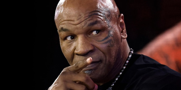 Iron Mike, l'ultima sfida: sale sul ring con Mayweather Jr e si prepara ad un incasso record