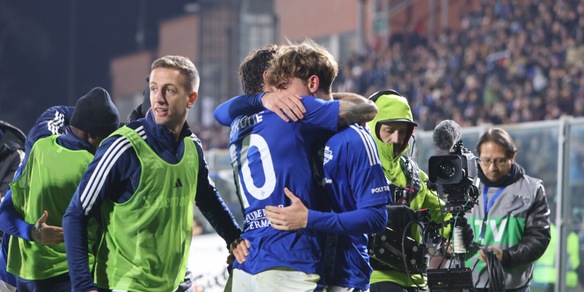 Il Como batte il Lecce: il gol di Nico Paz fa impazzire l'Europa