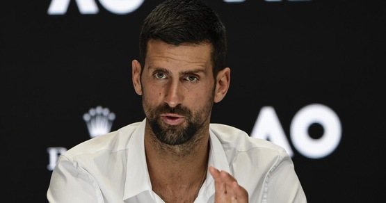 Djokovic stizzito per la polemica su Sinner, sbotta a Melbourne: "Fesserie!"