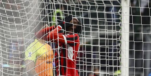 Il Cagliari ferma il Milan: Zortea risponde a Morata. Abraham spreca due grandi occasioni