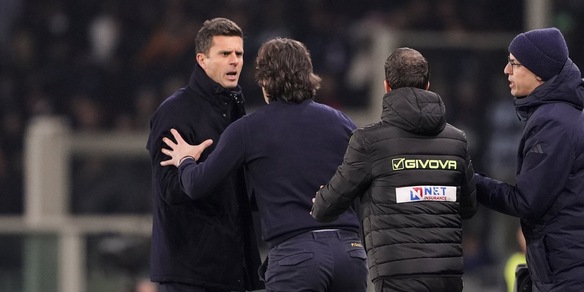 La frase di Thiago Motta sulla rissa nel derby con Vanoli, poi arriva la dura replica. Cosa rischiano adesso