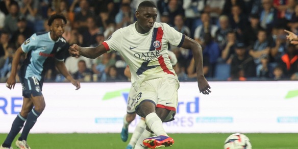 Kolo Muani, Luis Enrique freddo in conferenza stampa: "Il mercato? Conosco quello del pesce..."