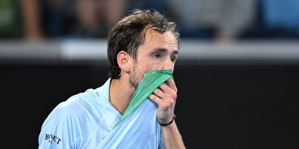 Medvedev, multa pazzesca agli Australian Open: oltre la metà del suo premio. Ecco il motivo