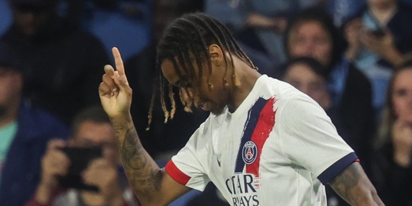 Il Psg saluta Kvaratskhelia con una vittoria: rimonta a Lens con Fabian Ruiz e Barcola